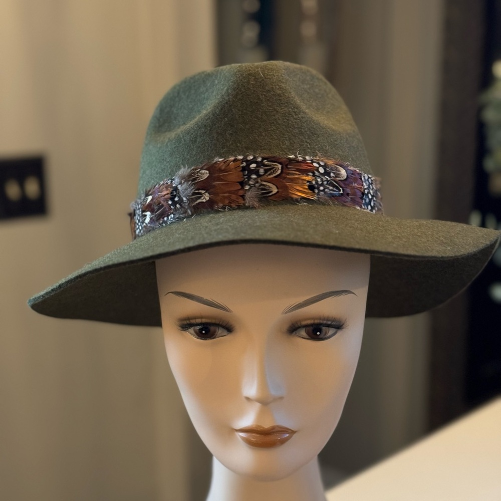 One Fresh Hat Women’s Feather Boho
